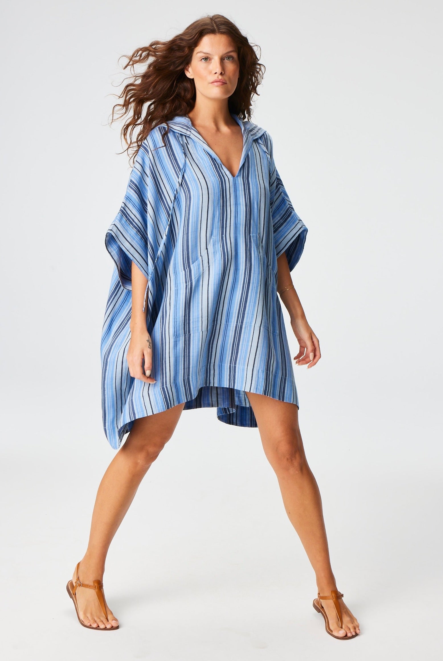 THE HOODED PONCHO in SEA STRIPED LINEN
