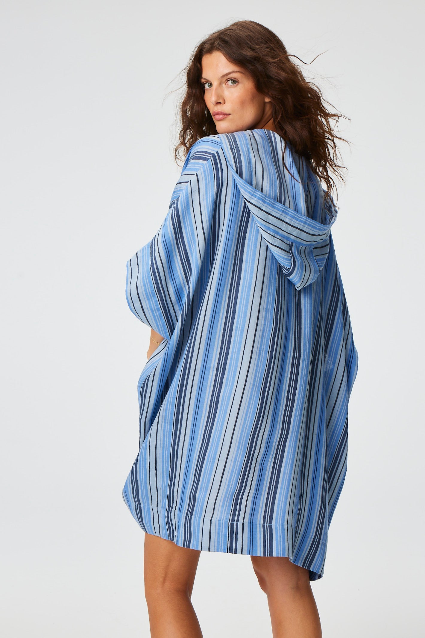 THE HOODED PONCHO in SEA STRIPED LINEN