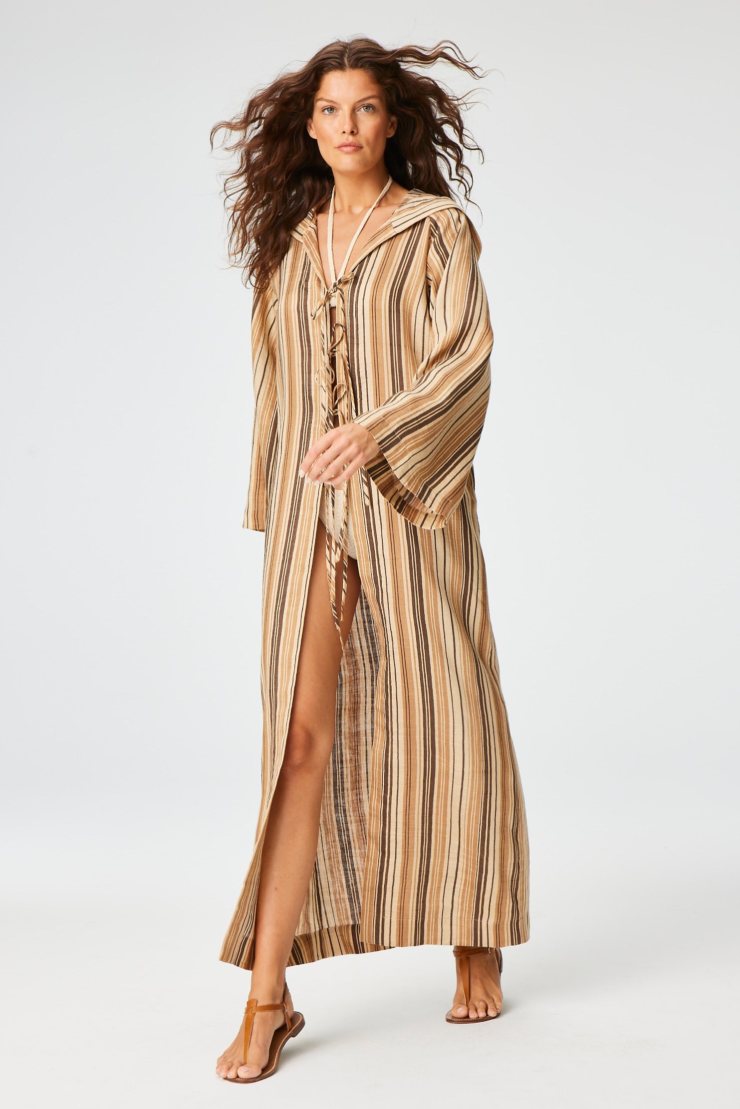 THE BEACH CAPE in SAND STRIPED LINEN