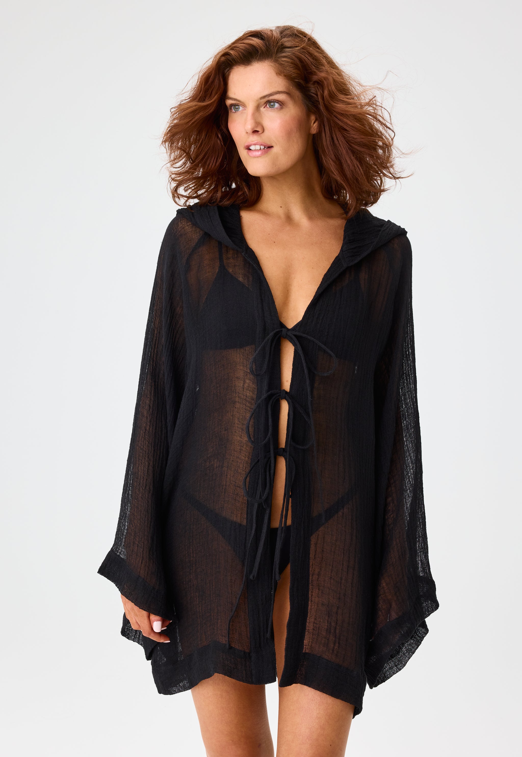 THE BEACH CAPE MINI in BLACK SORRENTO GAUZE