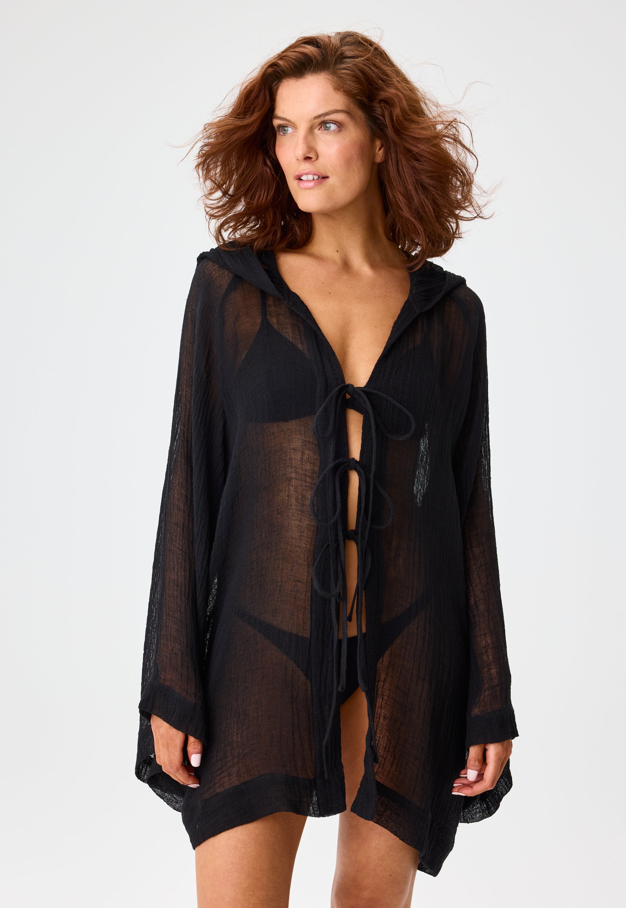 THE BEACH CAPE MINI in BLACK SORRENTO GAUZE
