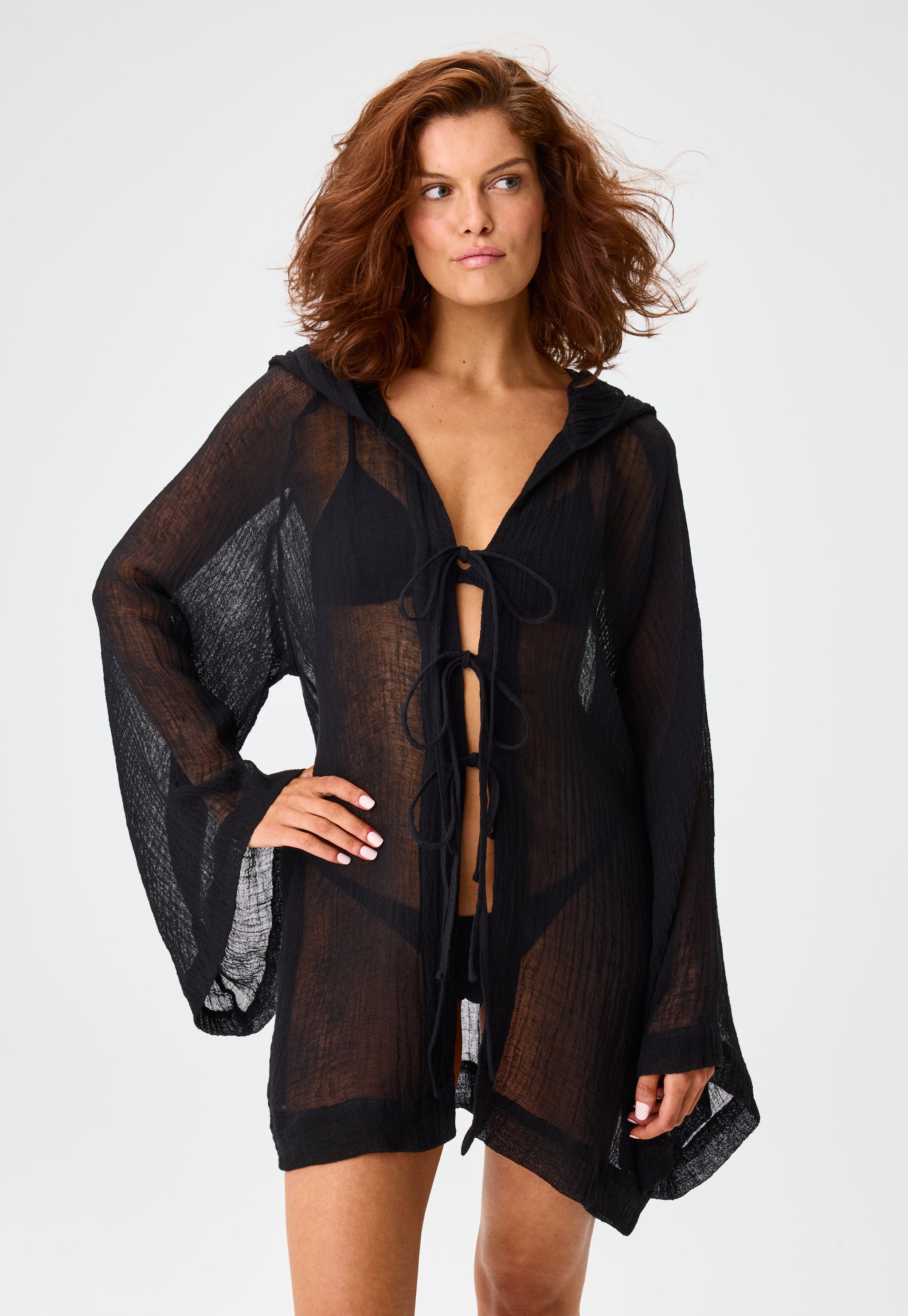 THE BEACH CAPE MINI in BLACK SORRENTO GAUZE