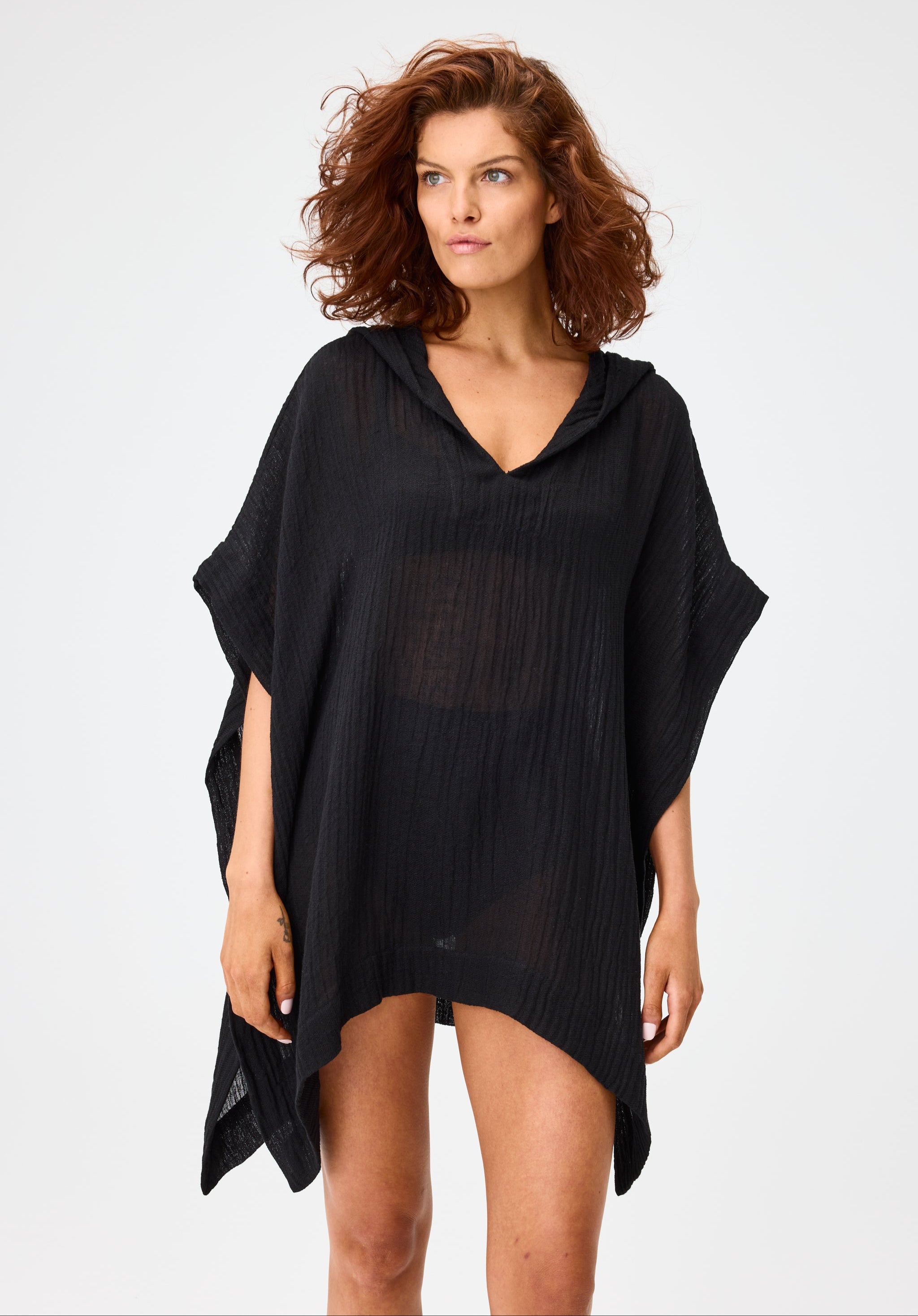 THE BEACH PONCHO SHORT in BLACK GAUZE