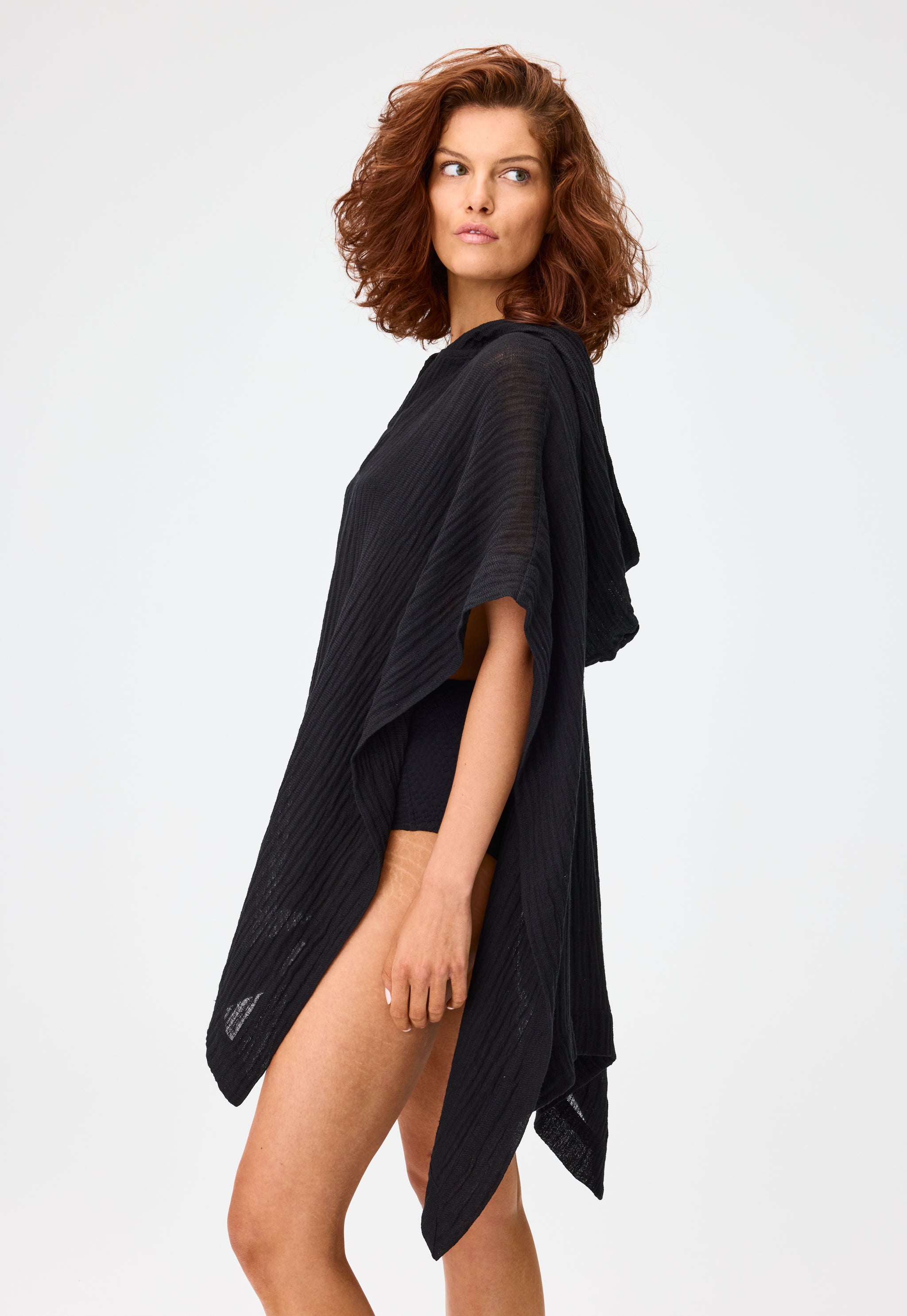 THE BEACH PONCHO SHORT in BLACK GAUZE