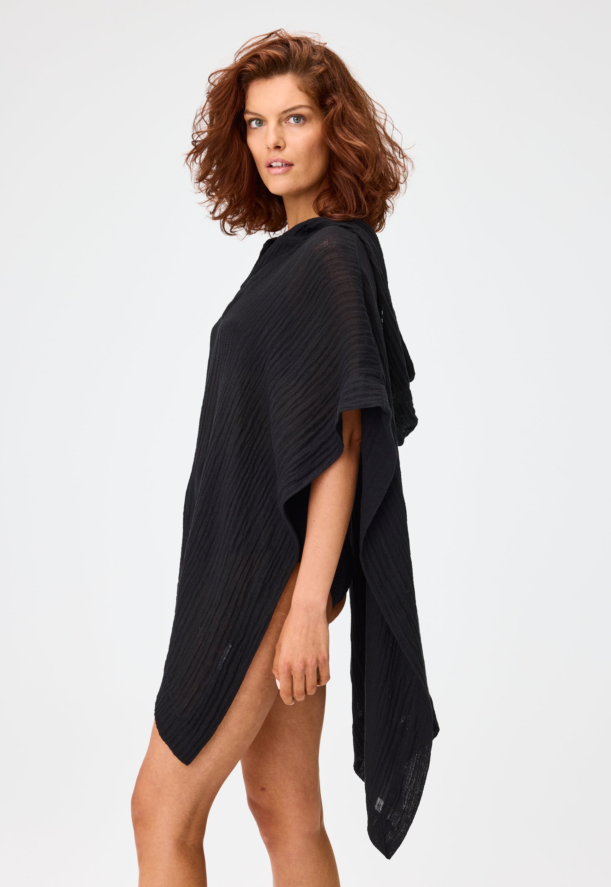 THE BEACH PONCHO SHORT in BLACK GAUZE