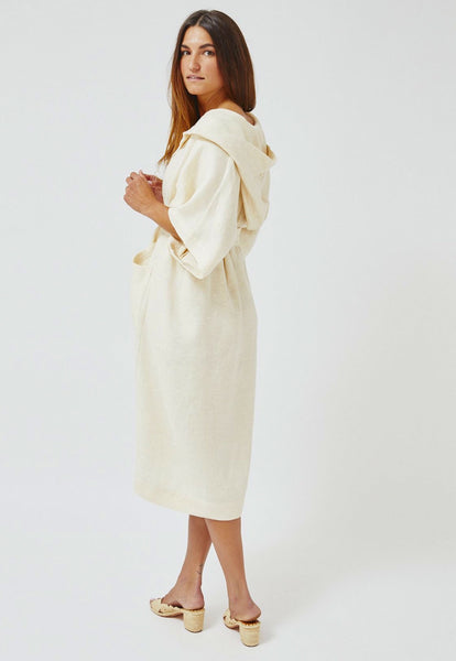 THE DRESSING GOWN in SAND HONEYCOMB LINEN