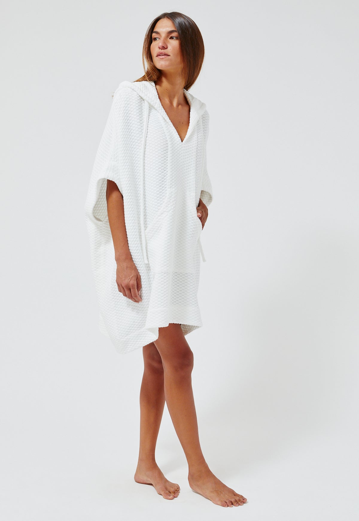 THE HOODED PONCHO in WHITE HONEYCOMB PIQUE