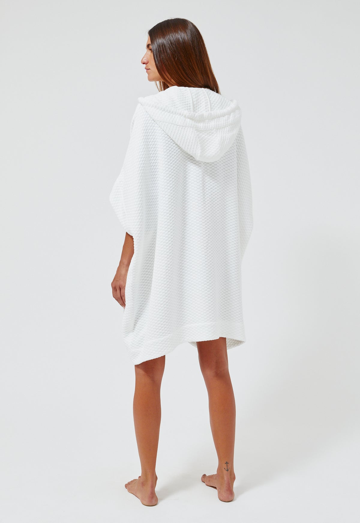 THE HOODED PONCHO in WHITE HONEYCOMB PIQUE