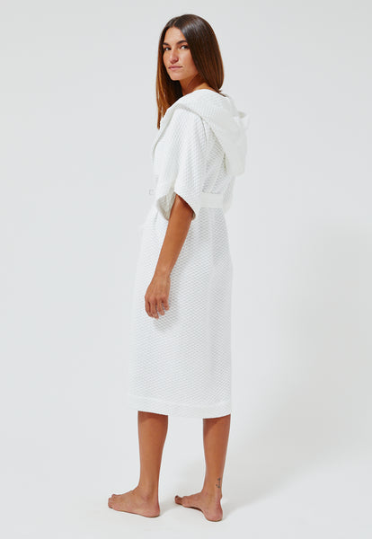 THE HOODED DRESSING GOWN in WHITE HONEYCOMB PIQUE