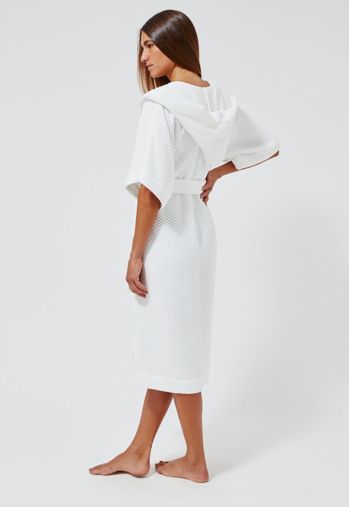 THE HOODED DRESSING GOWN in WHITE HONEYCOMB PIQUE