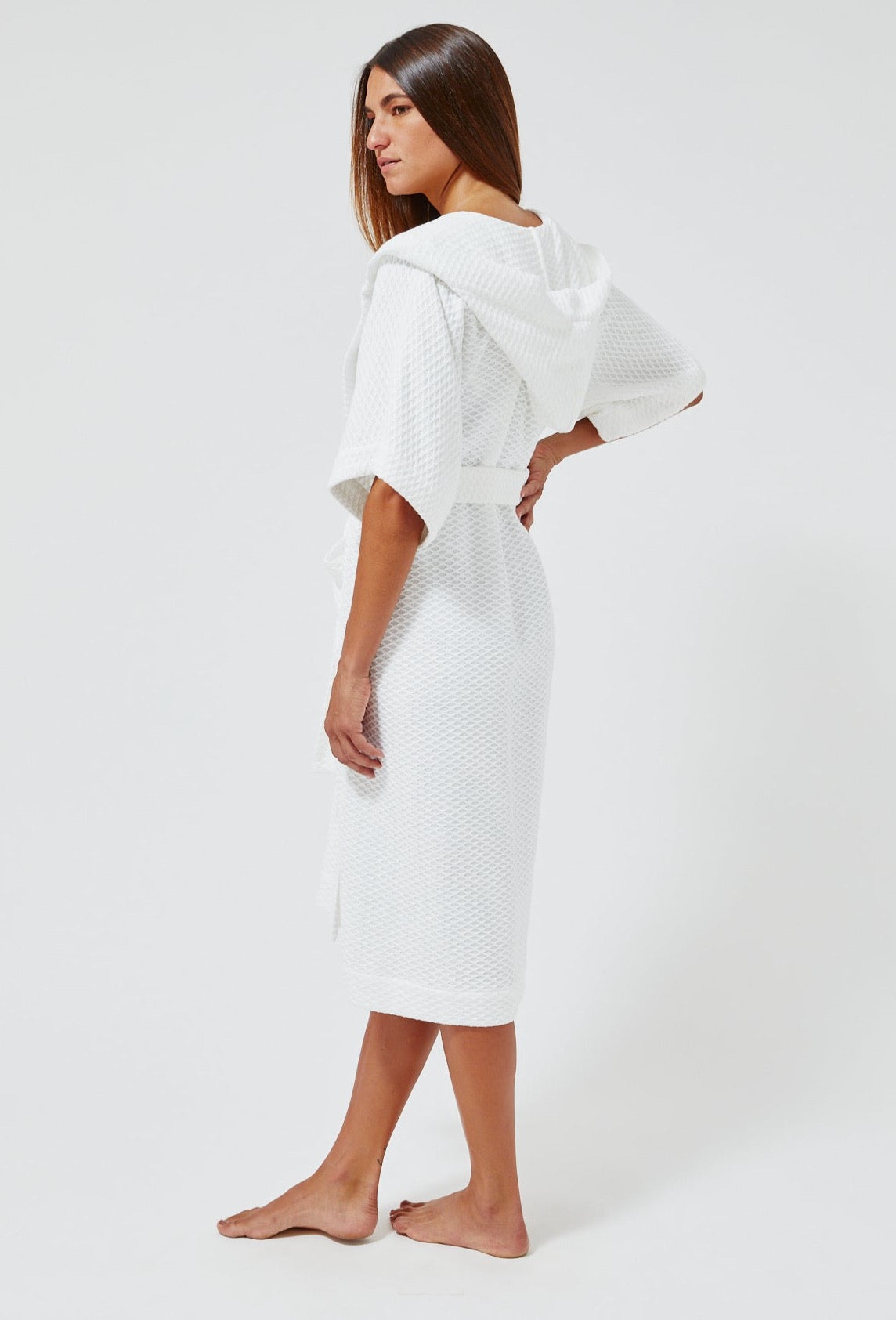 THE HOODED DRESSING GOWN in WHITE HONEYCOMB PIQUE