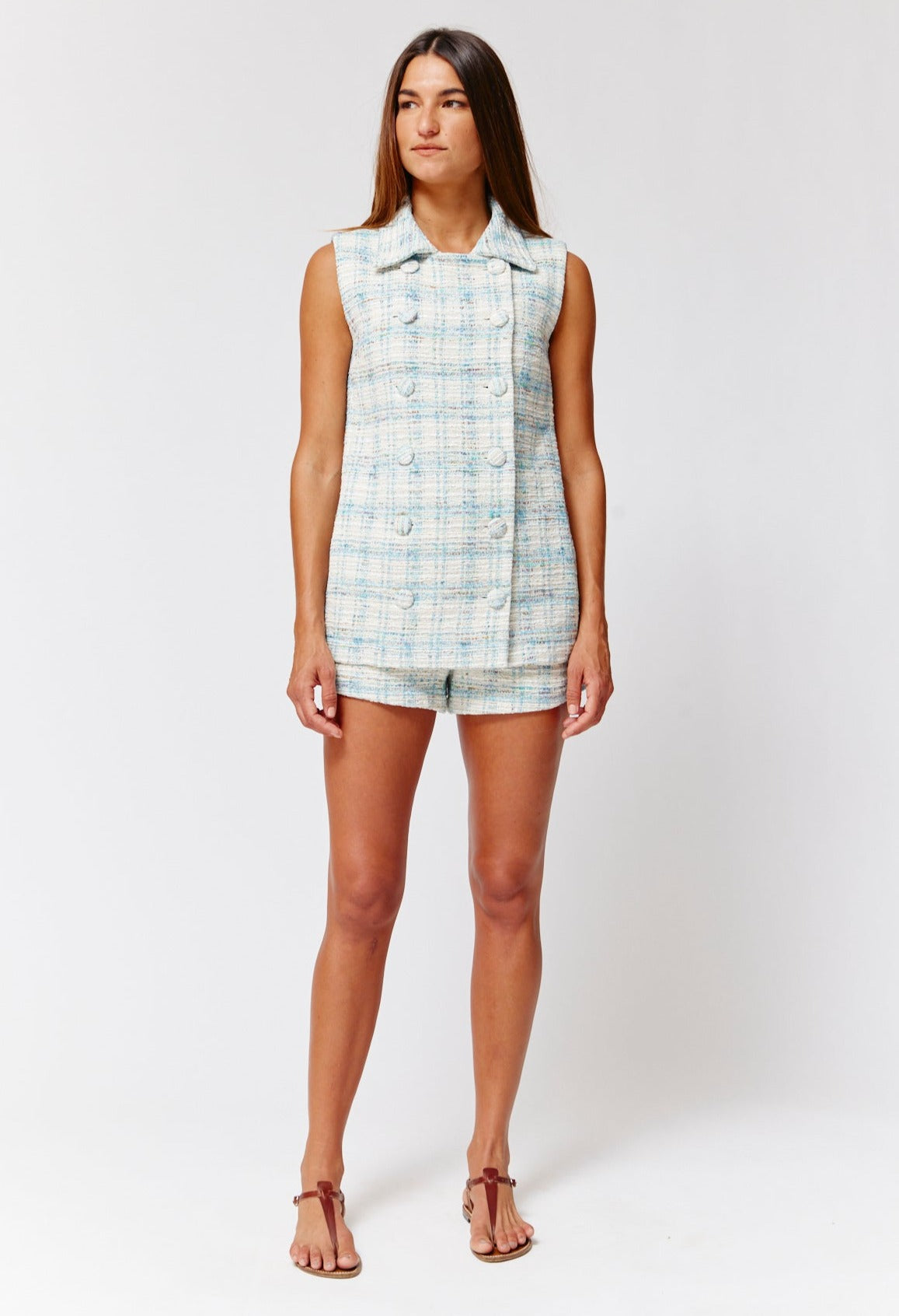 THE SLEEVELESS DOUBLE BREASTED JACKET in BLUE TWEED