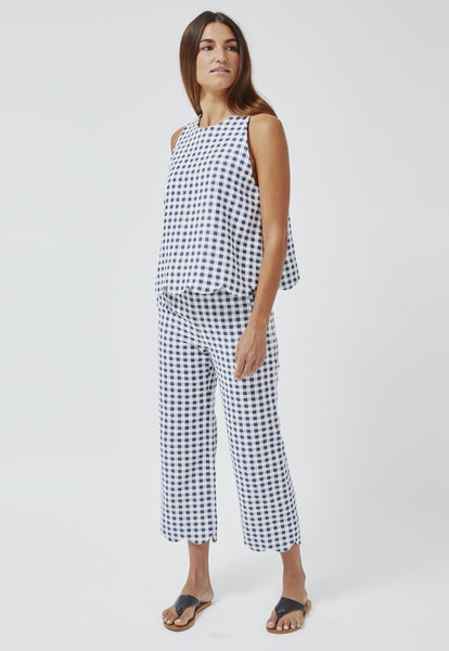 THE SCALLOP TRAPEZE TOP in NAVY GINGHAM BOUCLE COTTON