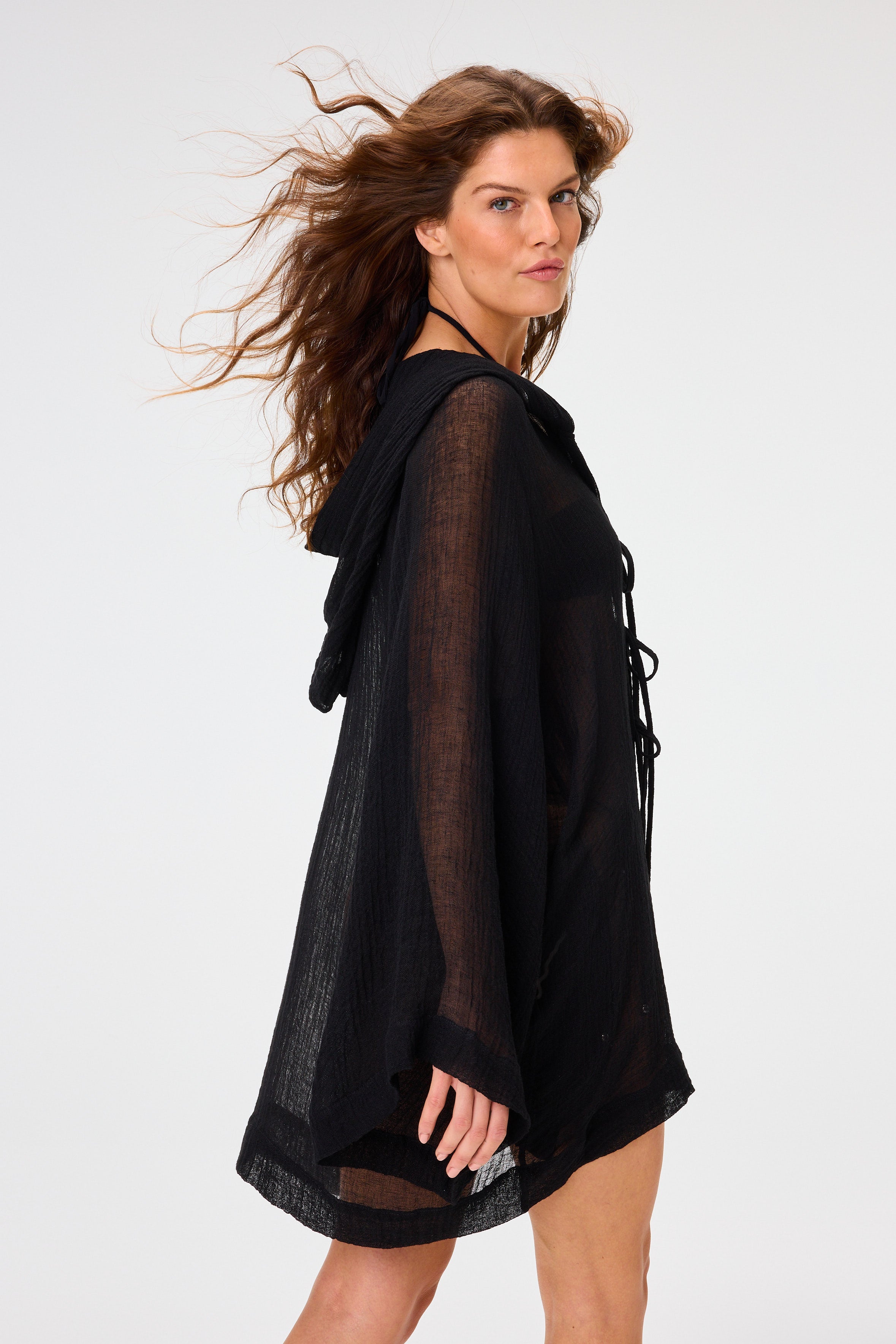 THE BEACH CAPE MINI in BLACK SORRENTO GAUZE