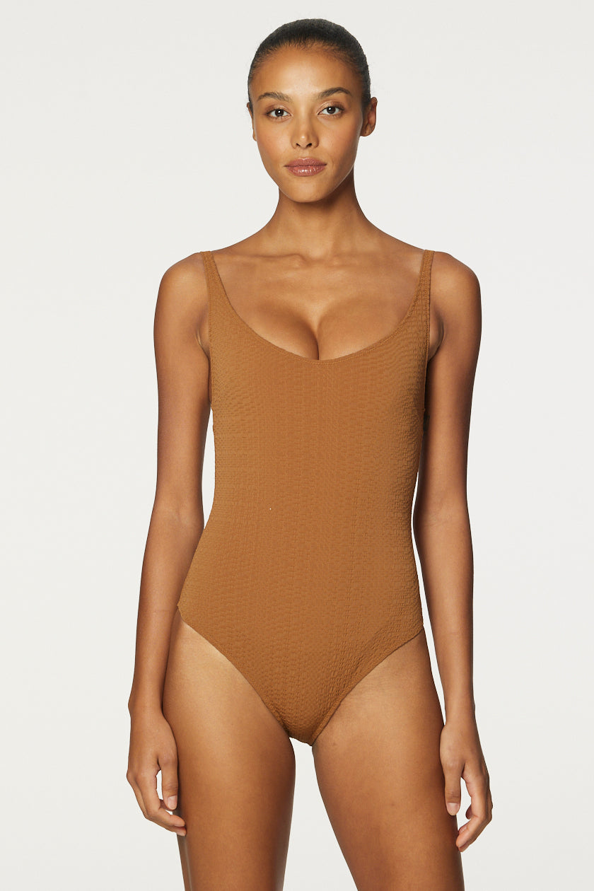 THE MARILYN MAILLOT in CARAMEL SEERSUCKER