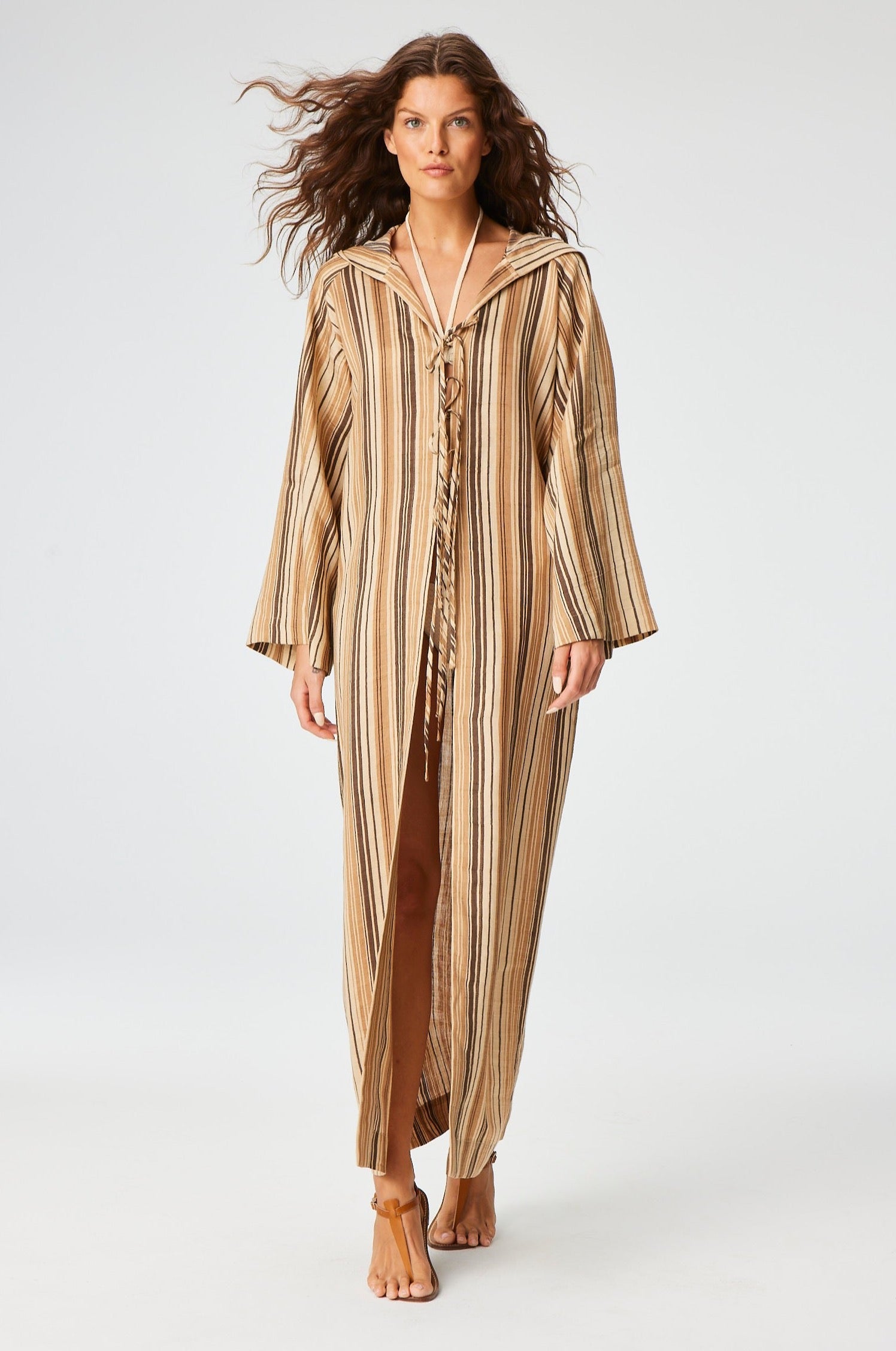 THE BEACH CAPE in SAND STRIPED LINEN