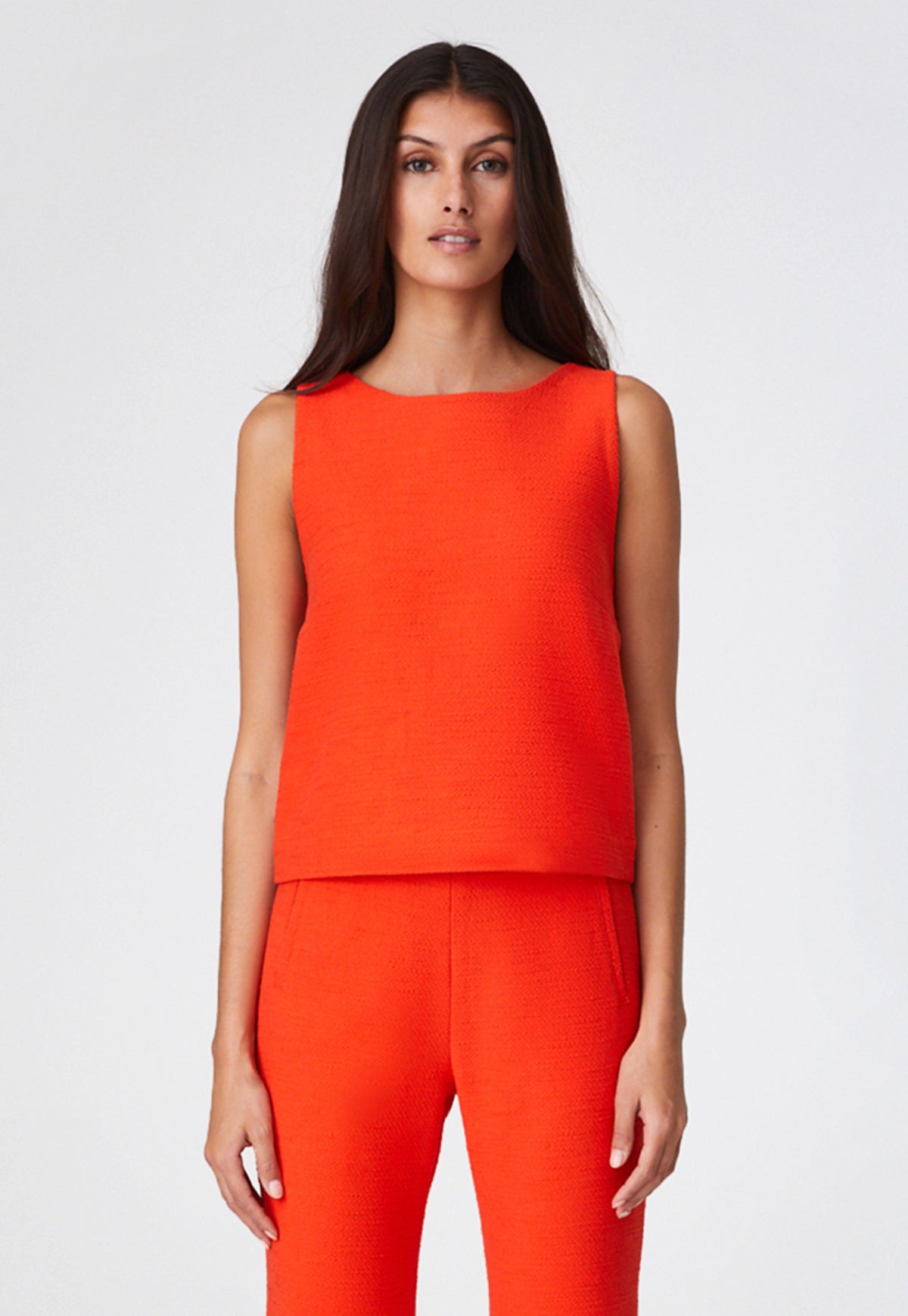 THE SLEEVELESS SHIFT TOP in TOMATO TEXTURED COTTON