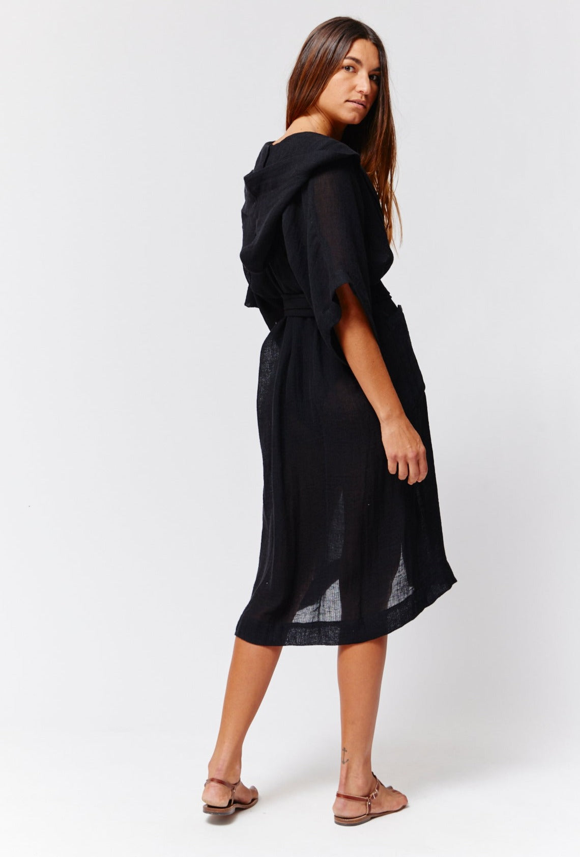 THE HOODED DRESSING GOWN in Black Organic Gauze Black Organic Gauze / 2023RES389 BOG / 4 - L THE HOODED DRESSING GOWN in Black Organic Gauze Black Organic Gauze / 2023RES389 BOG / 4 - L